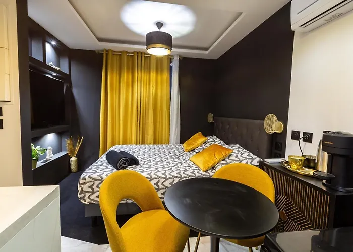 La Golden Room